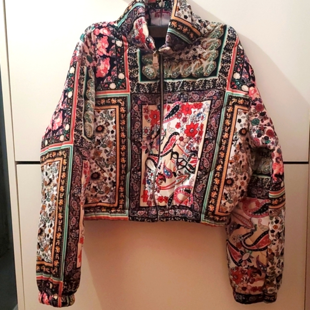 Bandana Quilted Puffer Cropped Jacket fPaisley Cropped Jacket  Medium